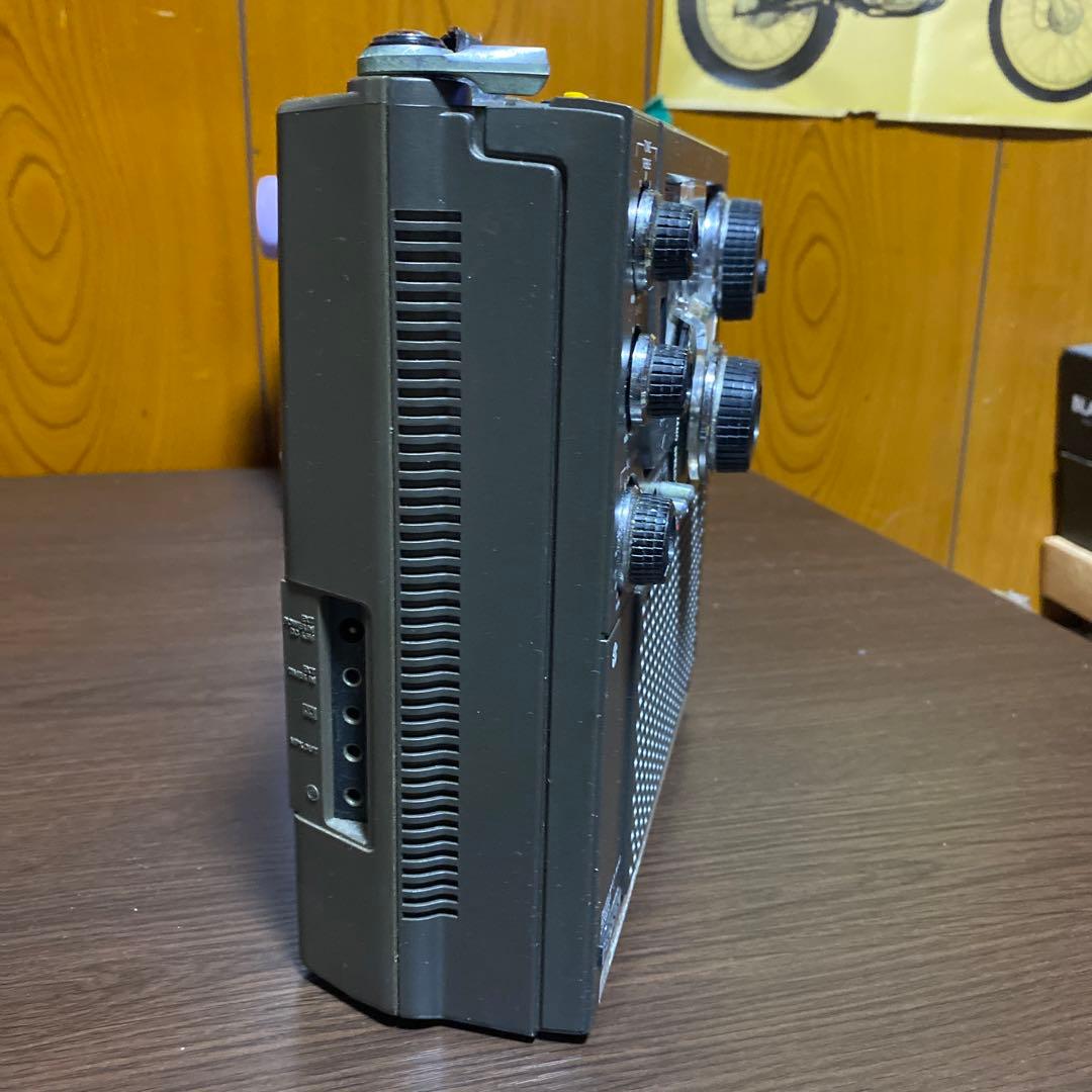 ソニーI CFー5900後期型作動品BCＬラジオ