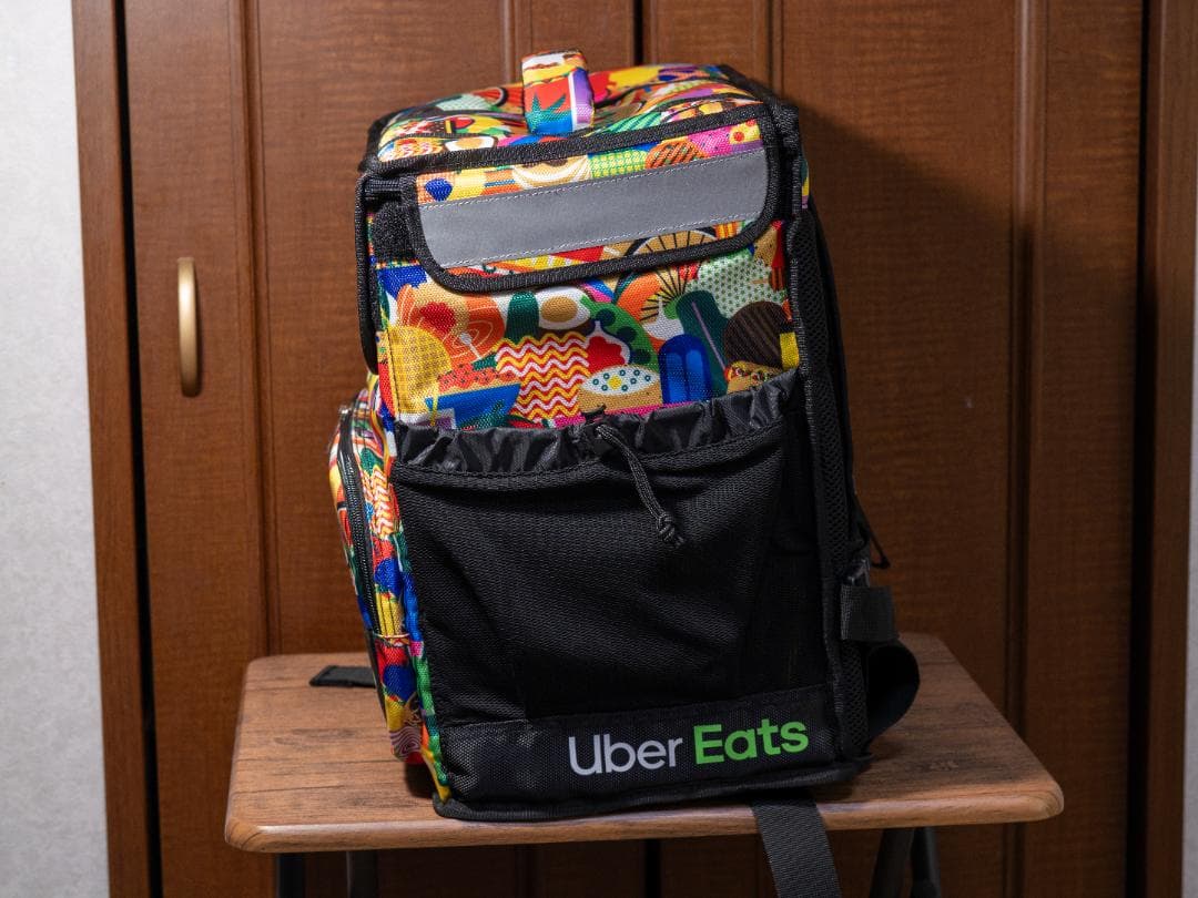 【美品】Uber Eats 海外モデル アーティストデザイン デザイナーバッグ