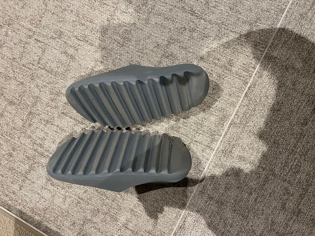 adidas YEEZY SLIDE SLATE GREY イージースライド