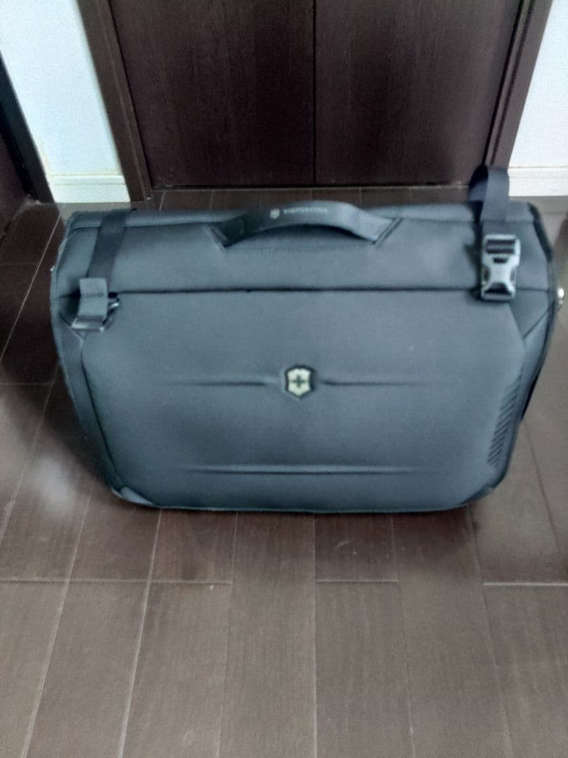 VICTORINOX バッグ