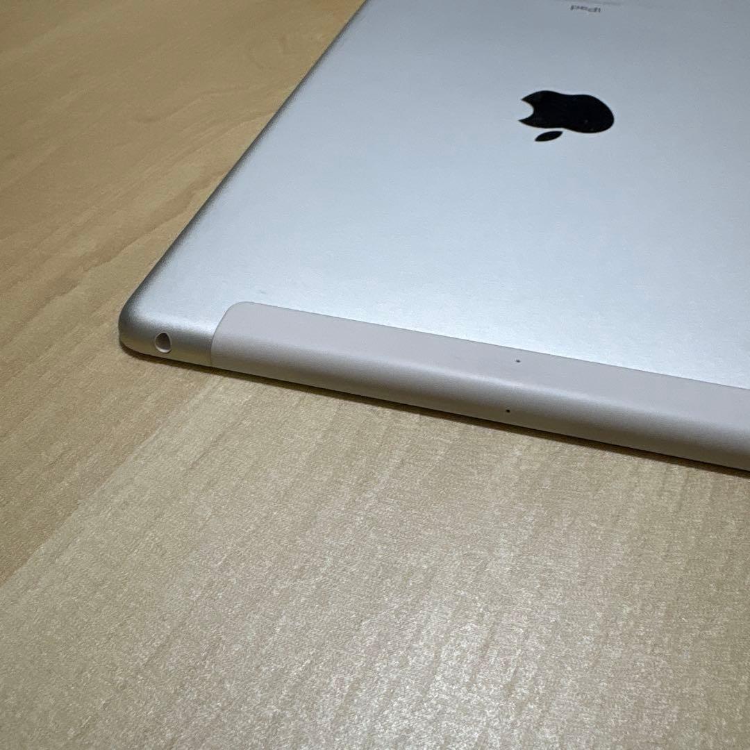 Apple iPad シルバー 10.2インチ＿無料フィルム付き