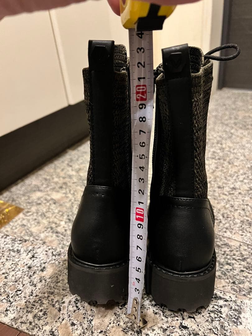 a*様 ビバイア 撥水加工 [Florence] ラウンドトゥラグソール アンク