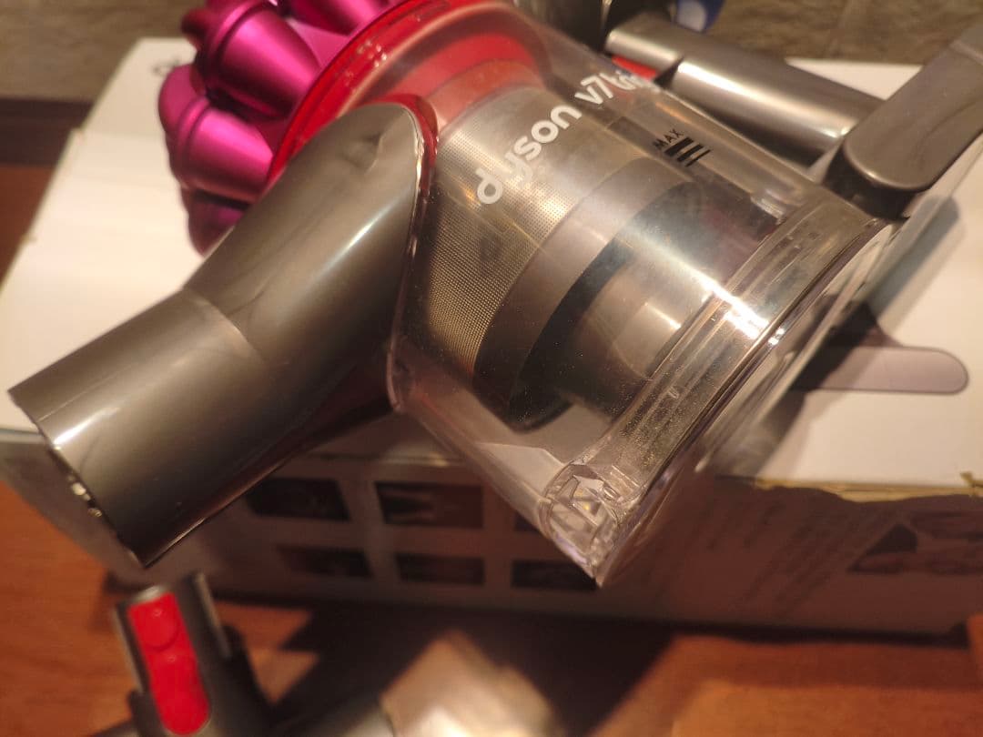 「美品」ダイソン V7 Trigger 掃除機 ハンディクリーナー HH11MH