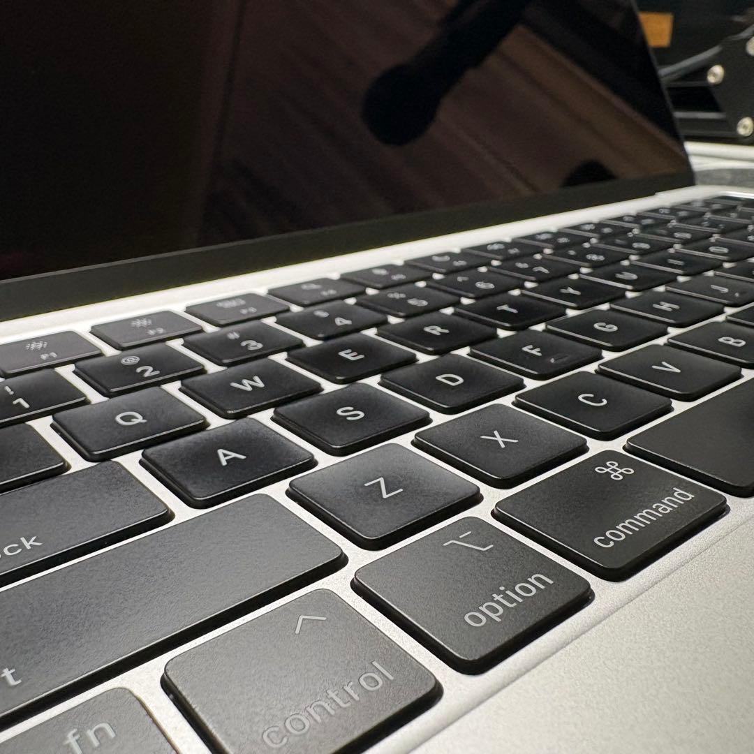 MacBook本体 Macbook Air M2 | 16GB | 256GB