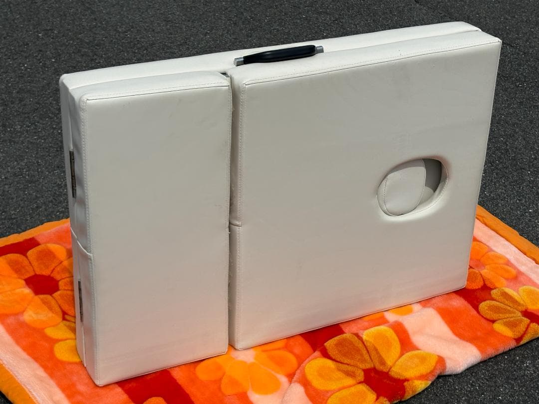 エステベッド/マッサージベッド/リクライニング 有孔/折りたたみ/サロン