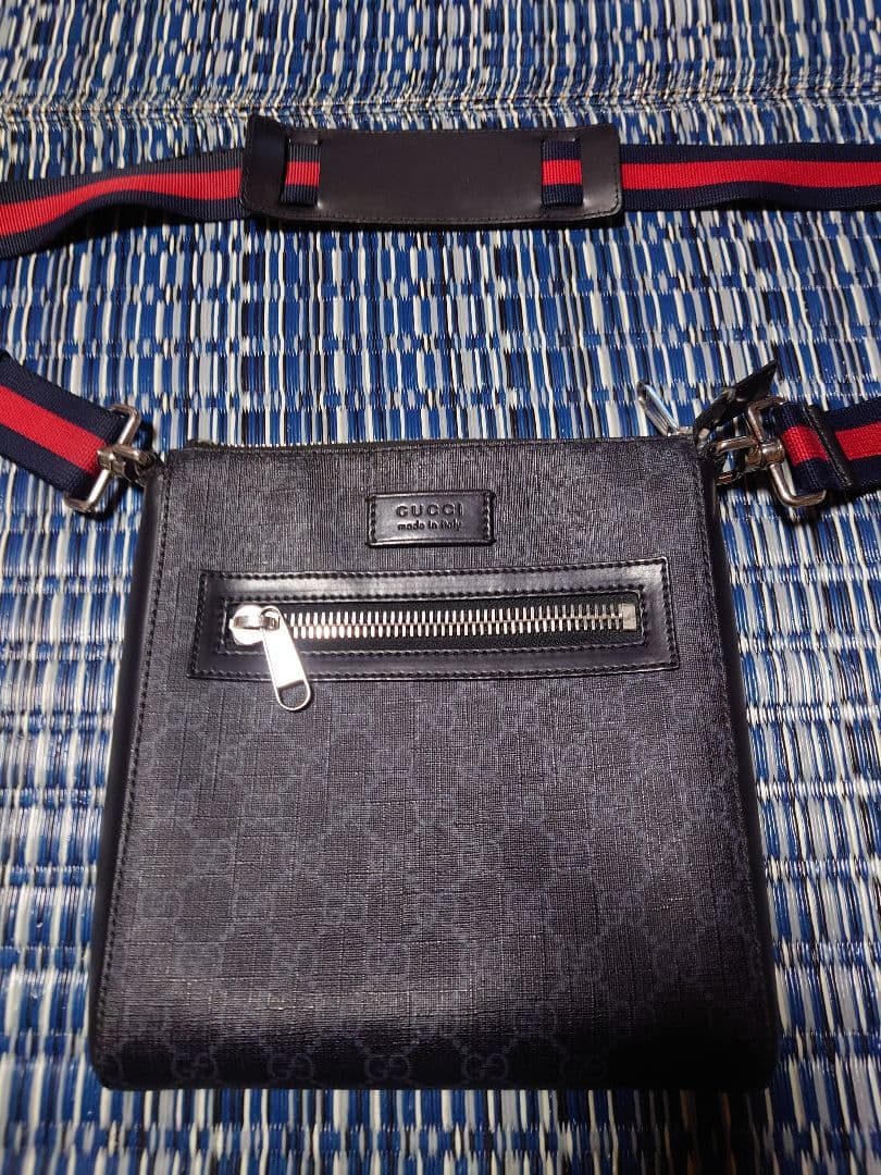 GUCCI グッチ ブラック ショルダーバッグ