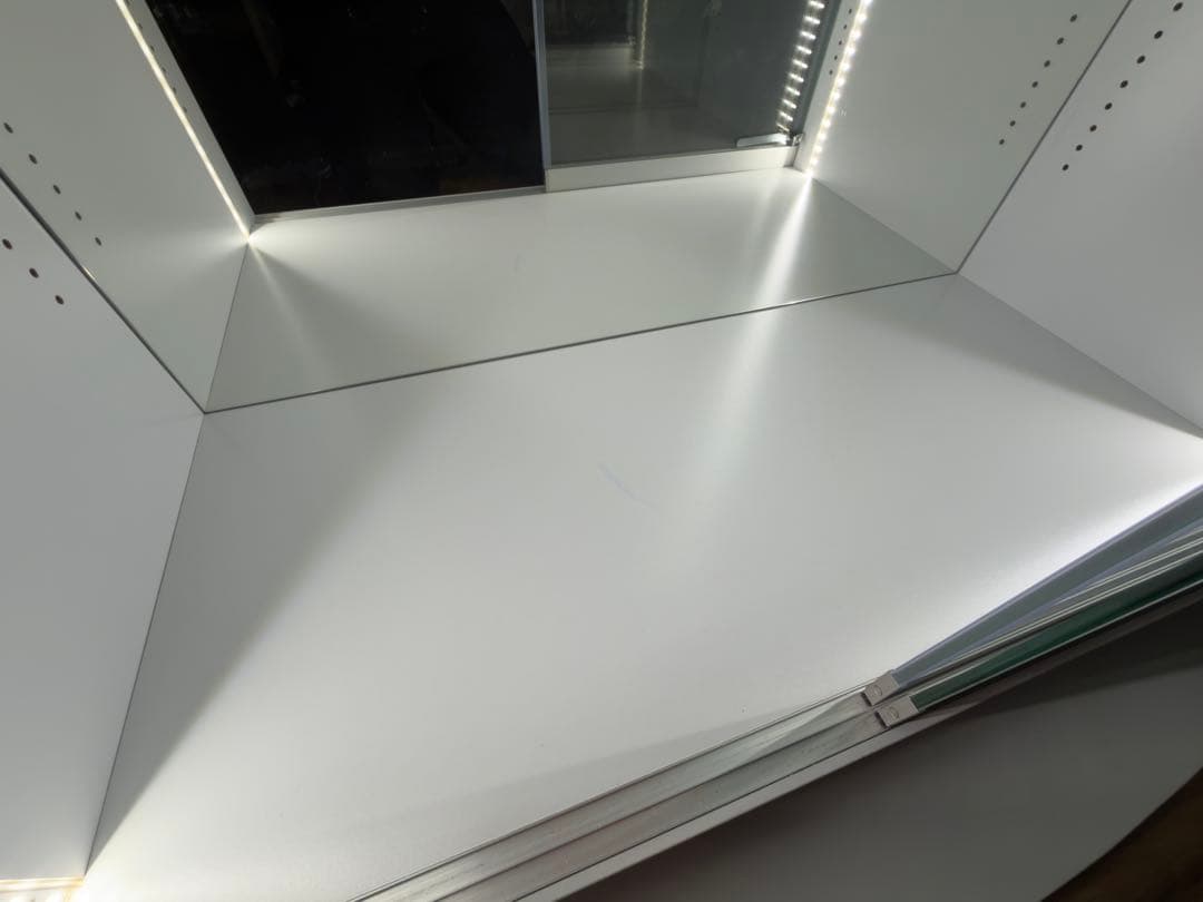 JAJAN コレクションケース　引き戸タイプ　LED・背面ミラー付き