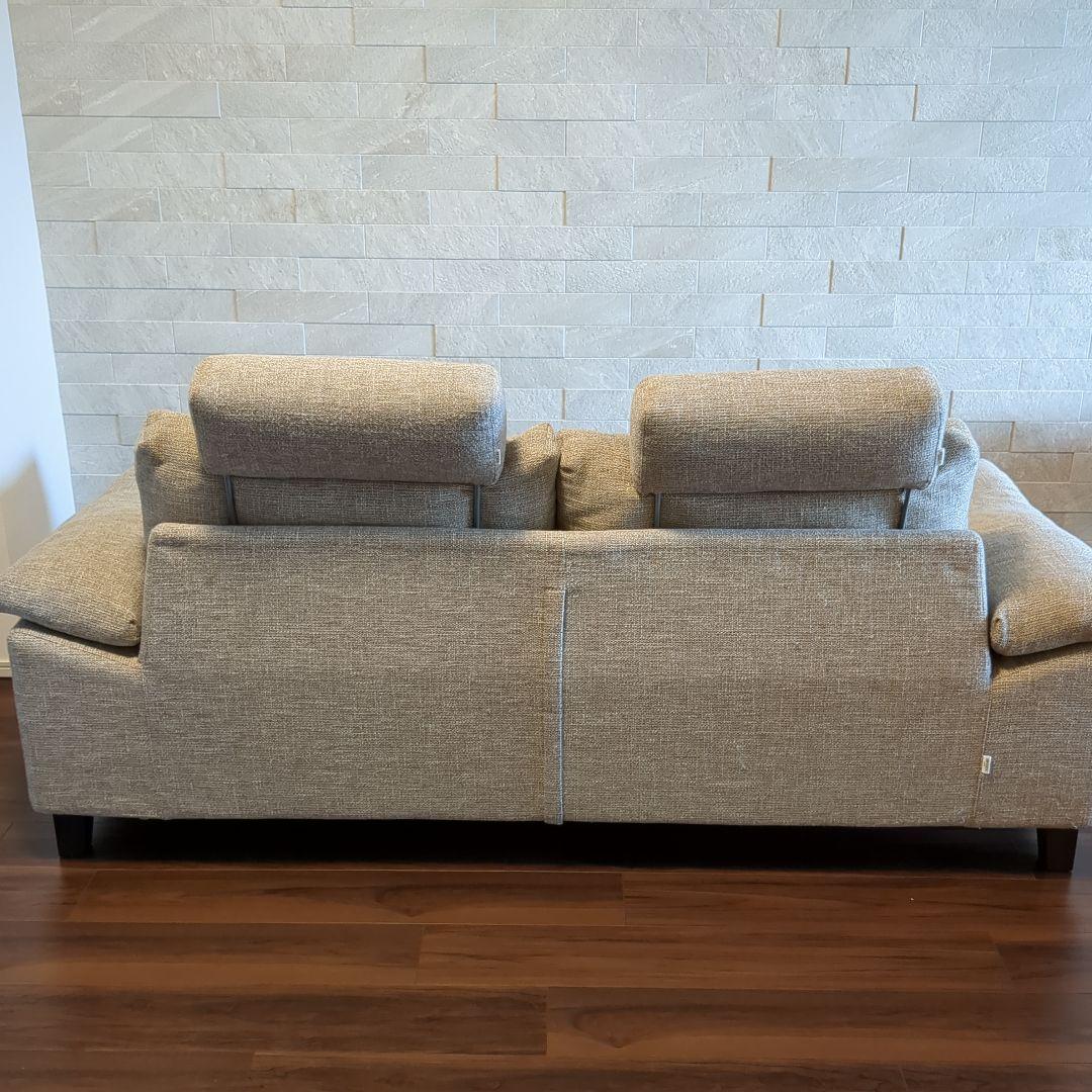 KEYUCA　ケユカ　ソファー　グレーベージュの2人掛けファブリックソファ