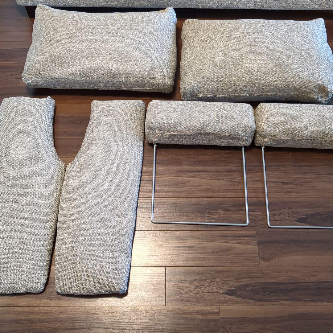 KEYUCA　ケユカ　ソファー　グレーベージュの2人掛けファブリックソファ