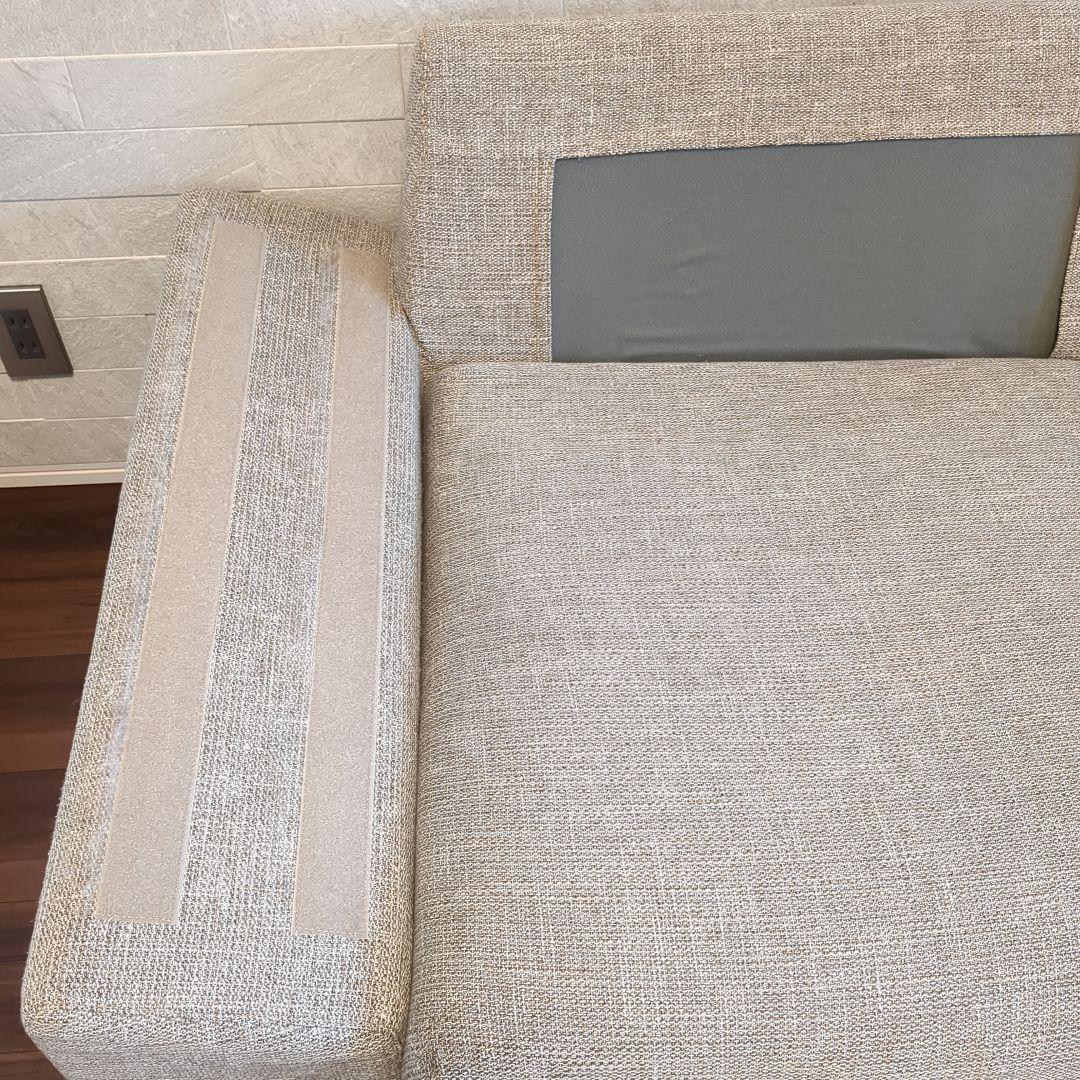 KEYUCA　ケユカ　ソファー　グレーベージュの2人掛けファブリックソファ