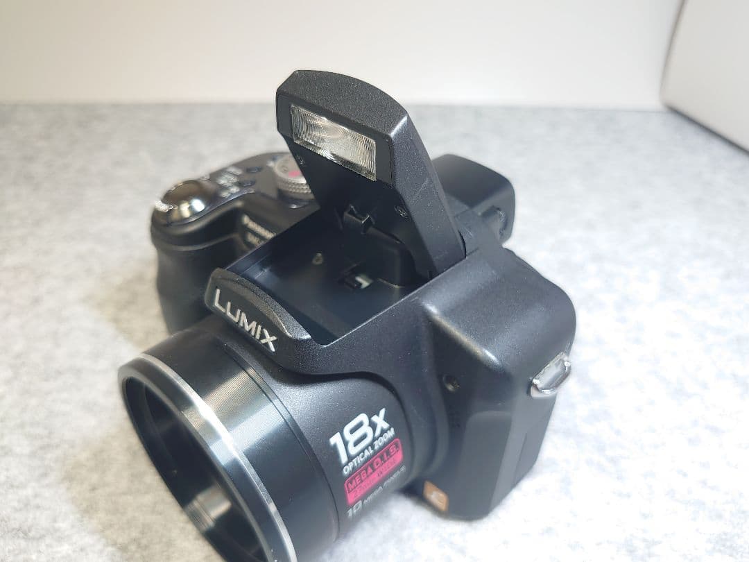 Panasonic LUMIX DMC-FZ28 コンデジ