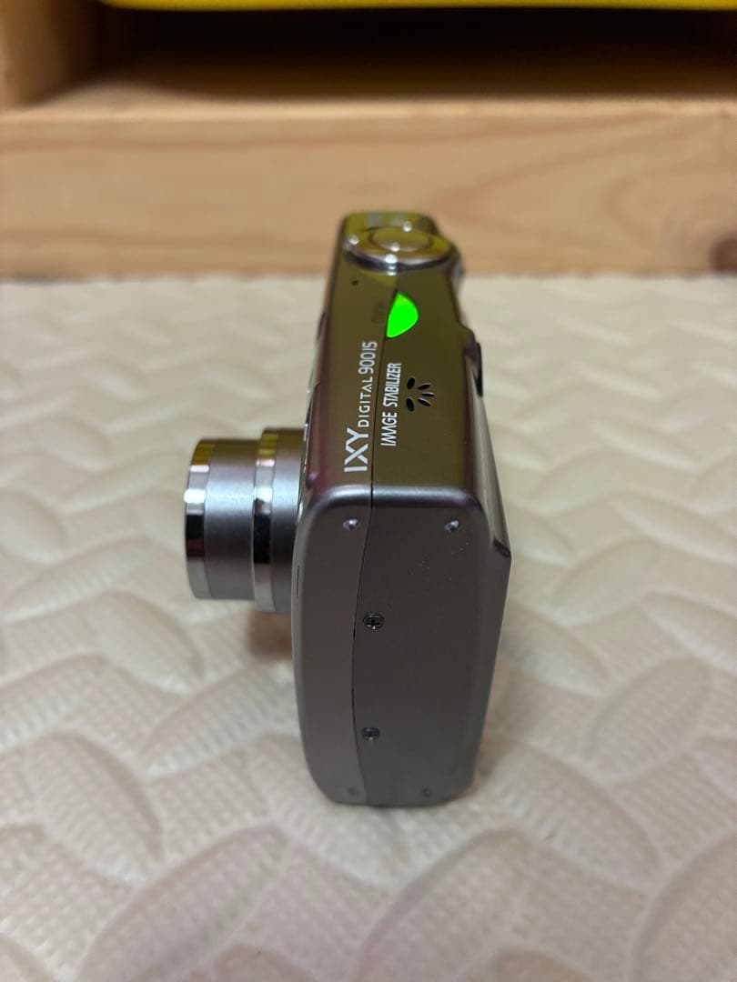 美品純正ケース付き　canon&キャノン　ixy900is デジタルカメラ