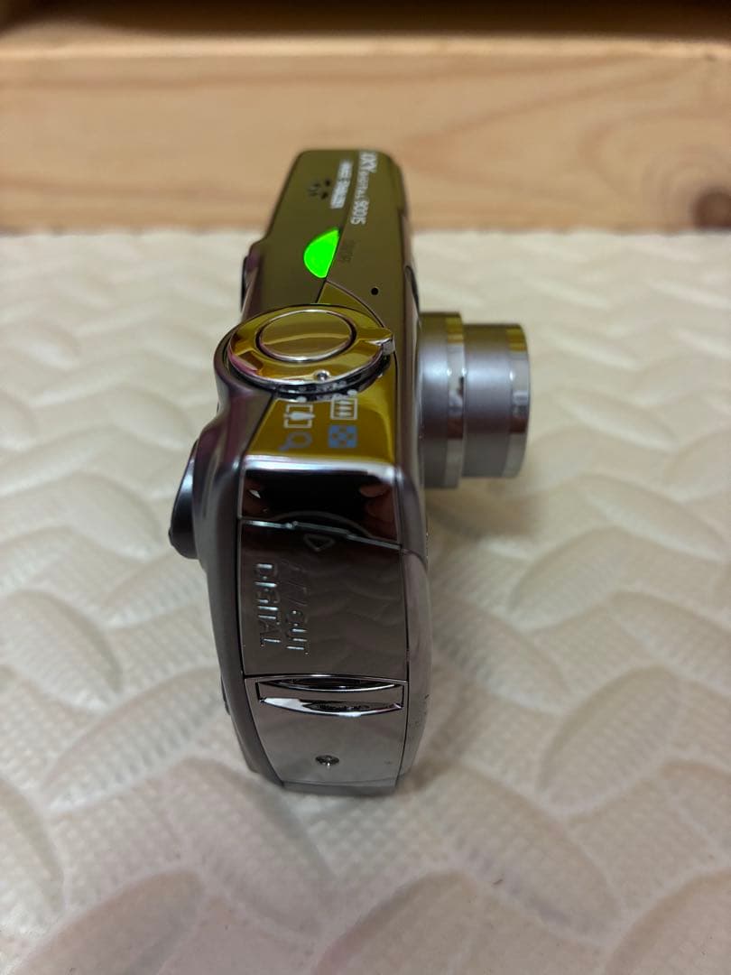 美品純正ケース付き　canon&キャノン　ixy900is デジタルカメラ