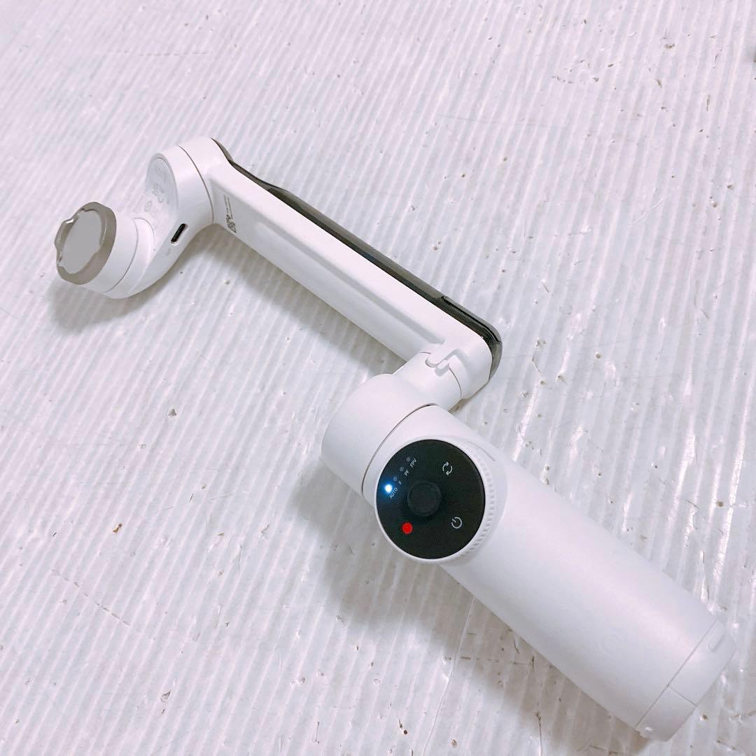 Insta360 Flow AI スマホスタビライザー Flow01