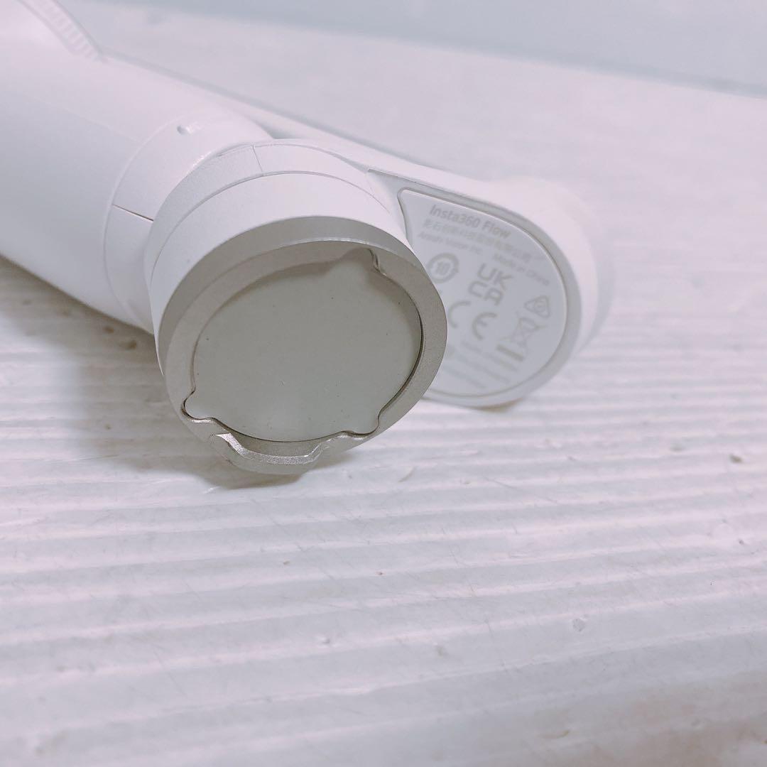 Insta360 Flow AI スマホスタビライザー Flow01