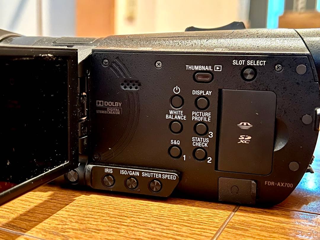 SONY 4K業務用ビデオカメラ　FDR-AX700 本体