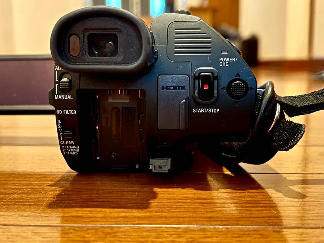 SONY 4K業務用ビデオカメラ　FDR-AX700 本体