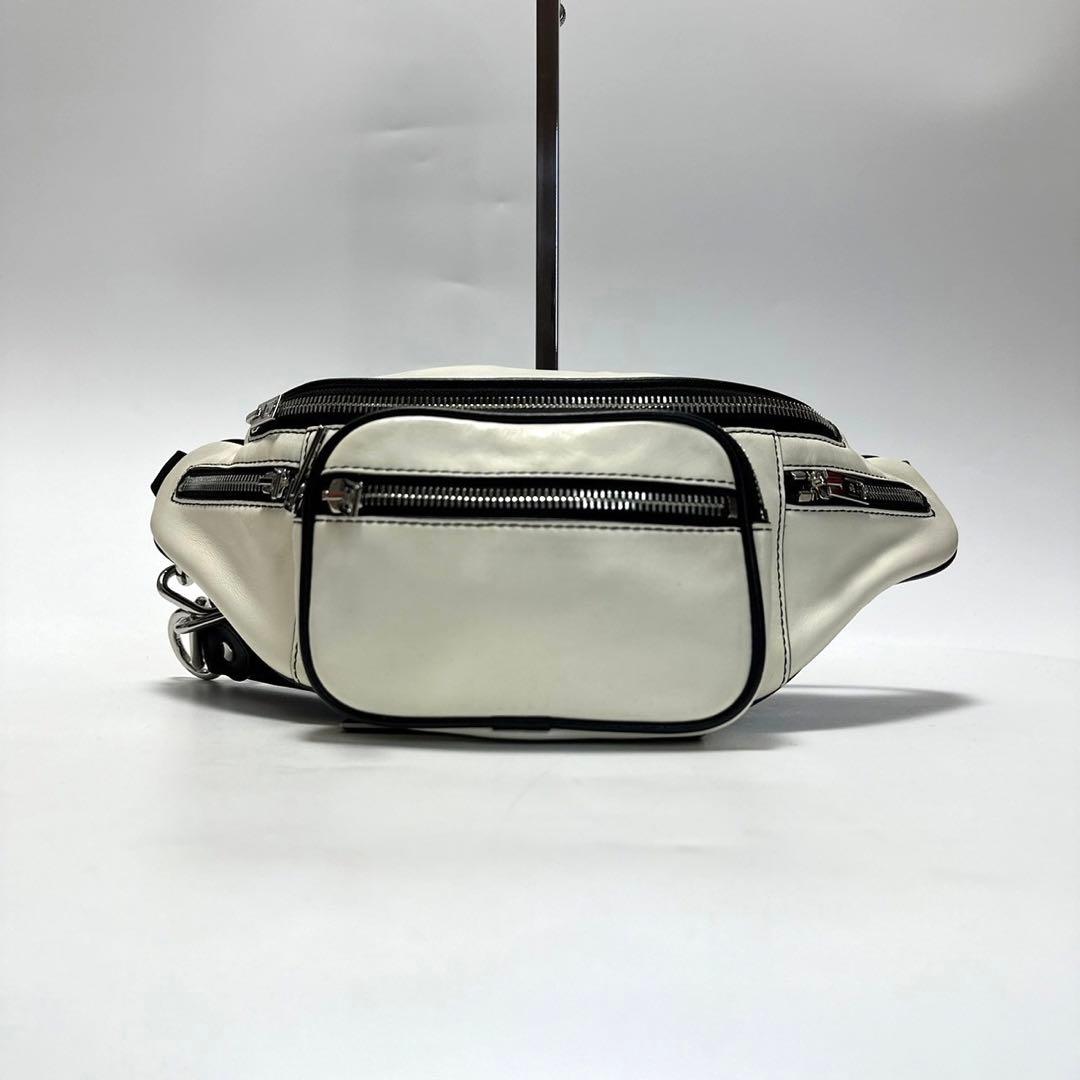 f82【極美品】アレキサンダーワン　ファニーパック　レザー　白　ボディバッグ.