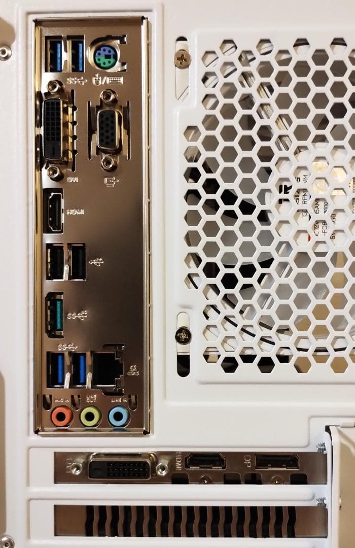 ゲーミングPC/Ryzen7 3700X/GTX1660Super/ダブルSSD