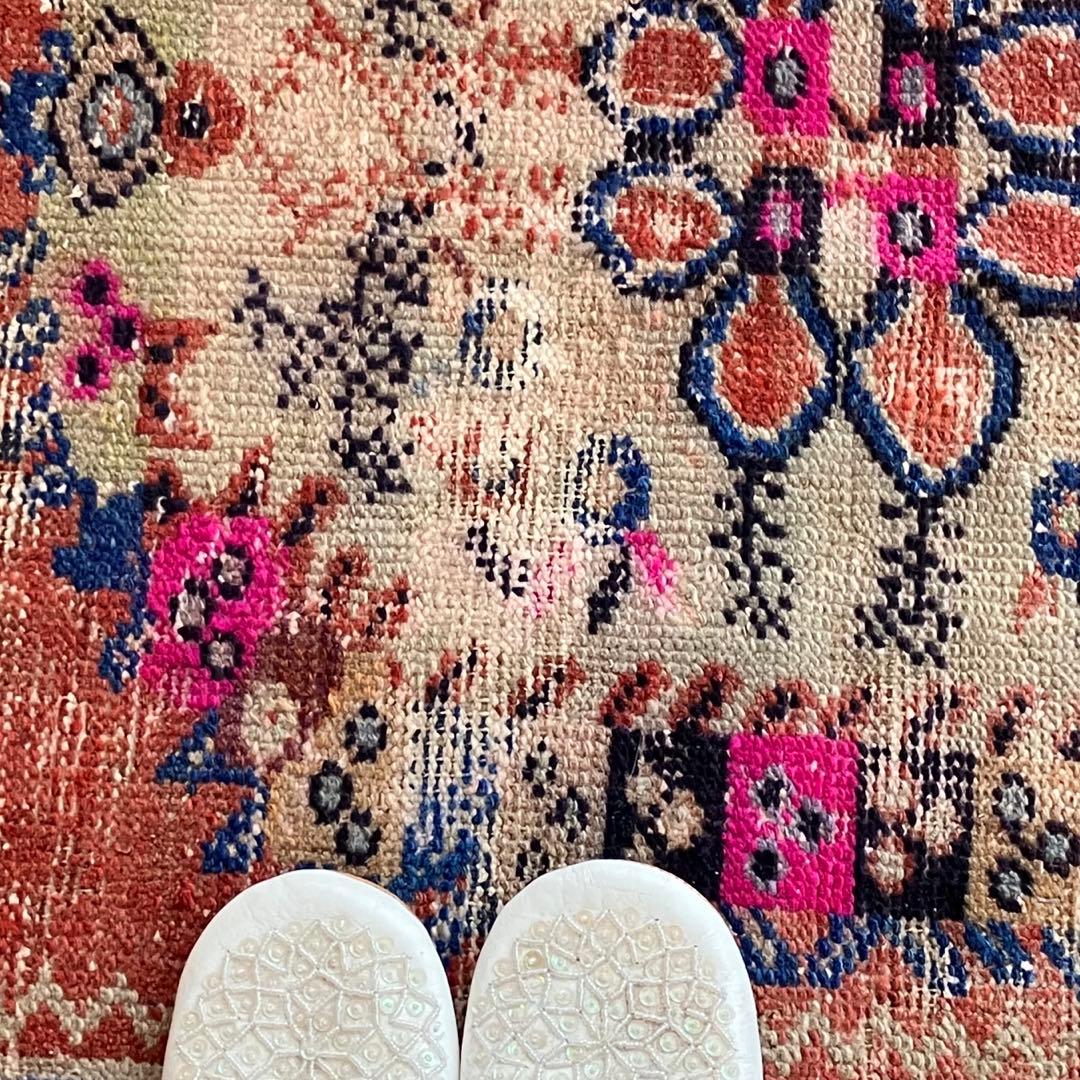 貴重✳︎ギュネイ✳︎84×157シャビー　レッド　ネイビー　トルコヴィンテージラグ