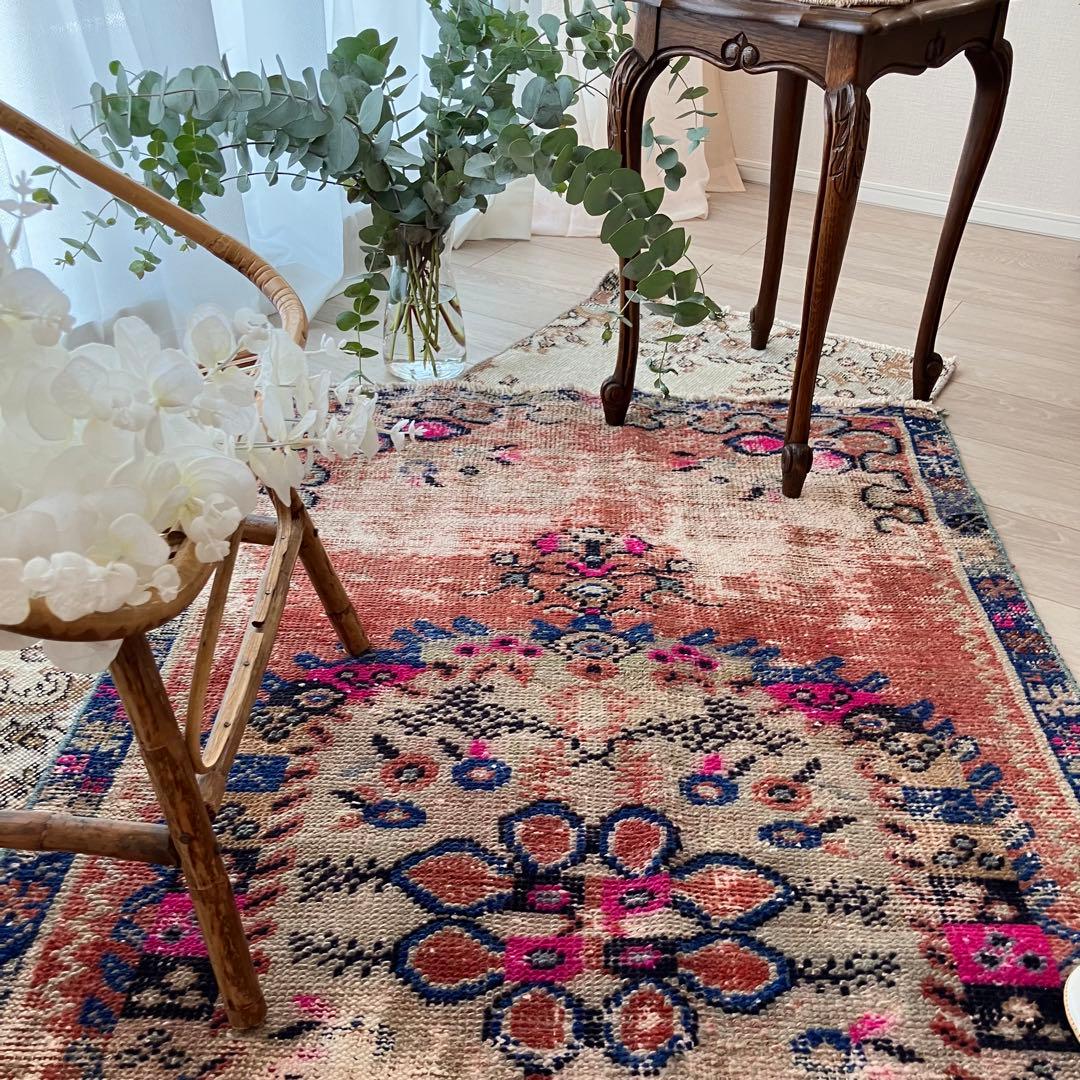 貴重✳︎ギュネイ✳︎84×157シャビー　レッド　ネイビー　トルコヴィンテージラグ