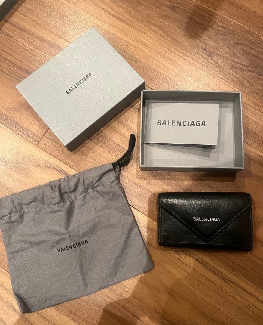 BALENCIAGA ブラックレザーキーケース