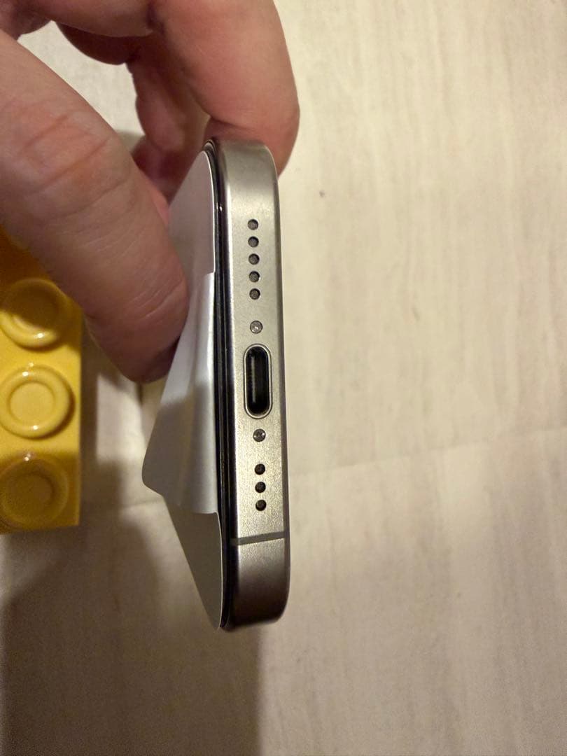 Apple iPhone 15 Pro ナチュラルチタニウム