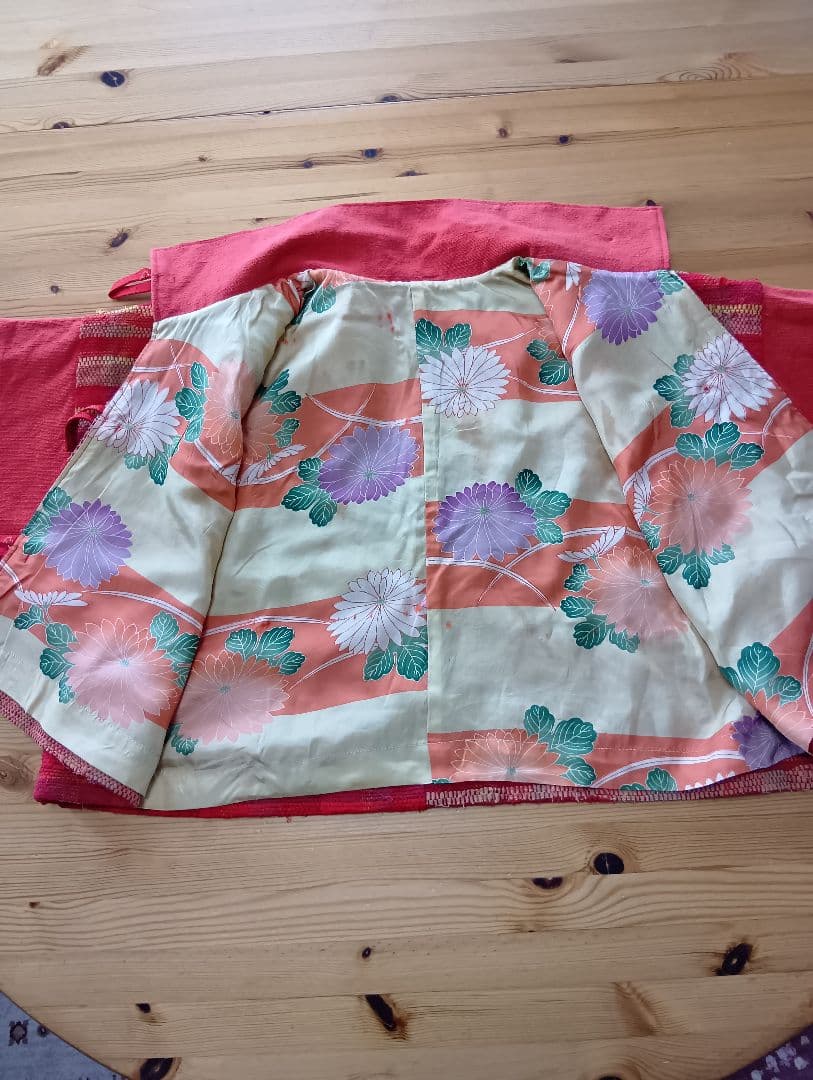 古布の裂き織りジャケットとベスト です。