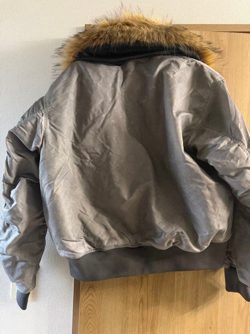 ファー付きグレー レザーミリタリージャケット