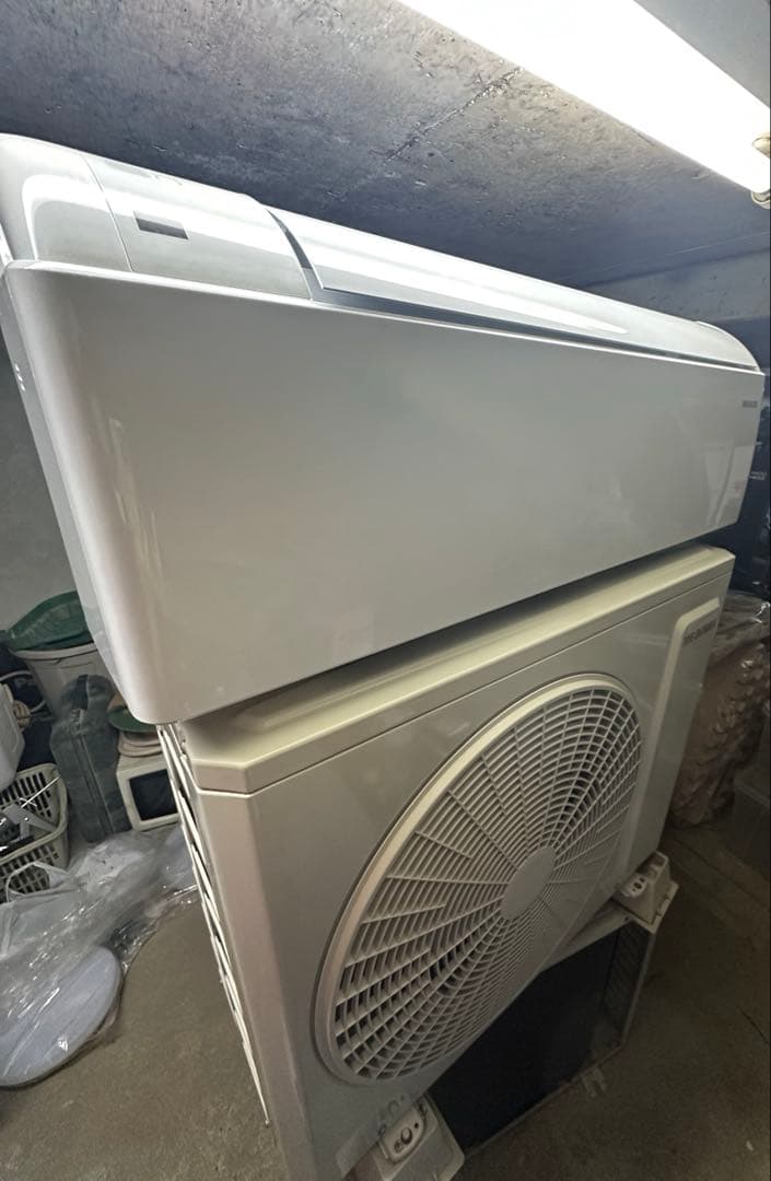 アイリスオーヤマのルームエアコン室外ユニット「IHR-2209G」 2025年