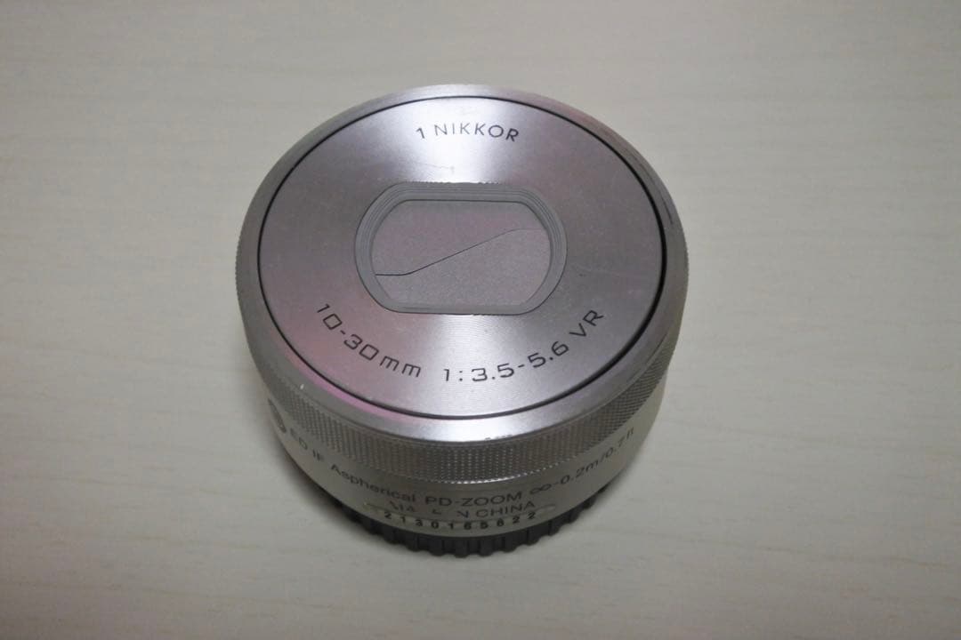 1 NIKKOR 10-30mm f/3.5-5.6 VR ズームレンズ