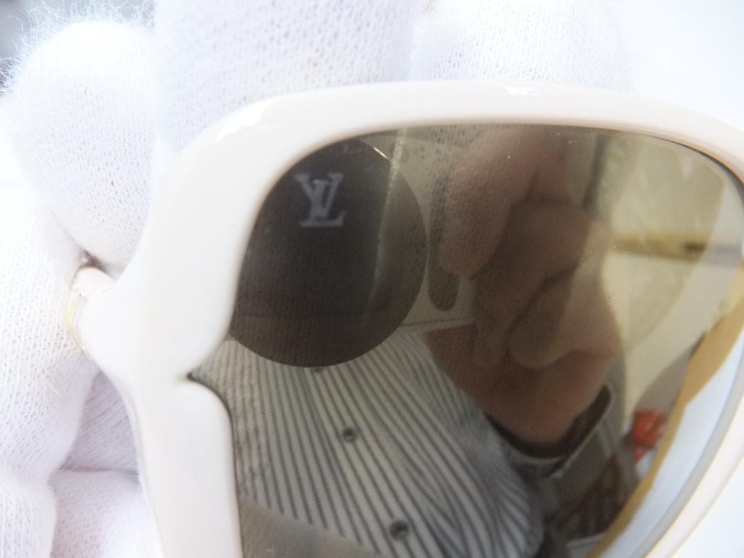 ルイヴィトン　フロール カレ サングラス ライトベージュ スモーク Z0392E