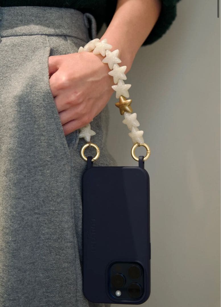 新品未使用LOUVINIハンドストラップPETIT ETOILE WHITE