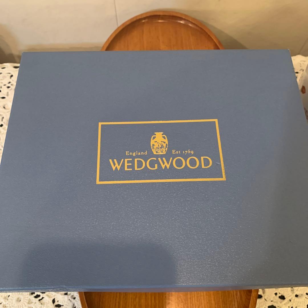 ウェッジウッド ワイルドストロベリー　花瓶　黒壺