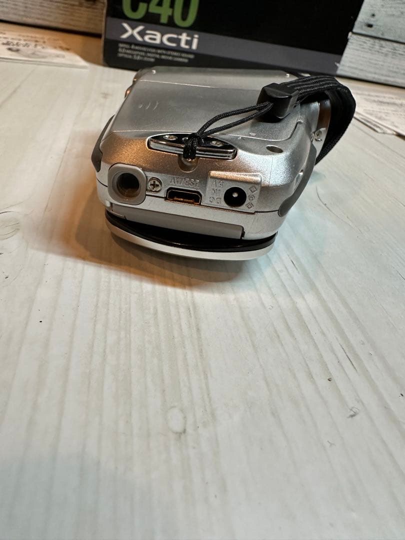 【箱付き品】SANYOデジタルムービーカメラXacti DMX-C40廃盤稀少