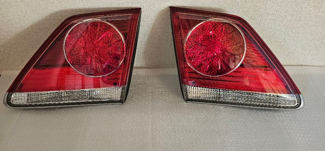 トヨタクラウンアスリートGRS200 テールライト 4個セット