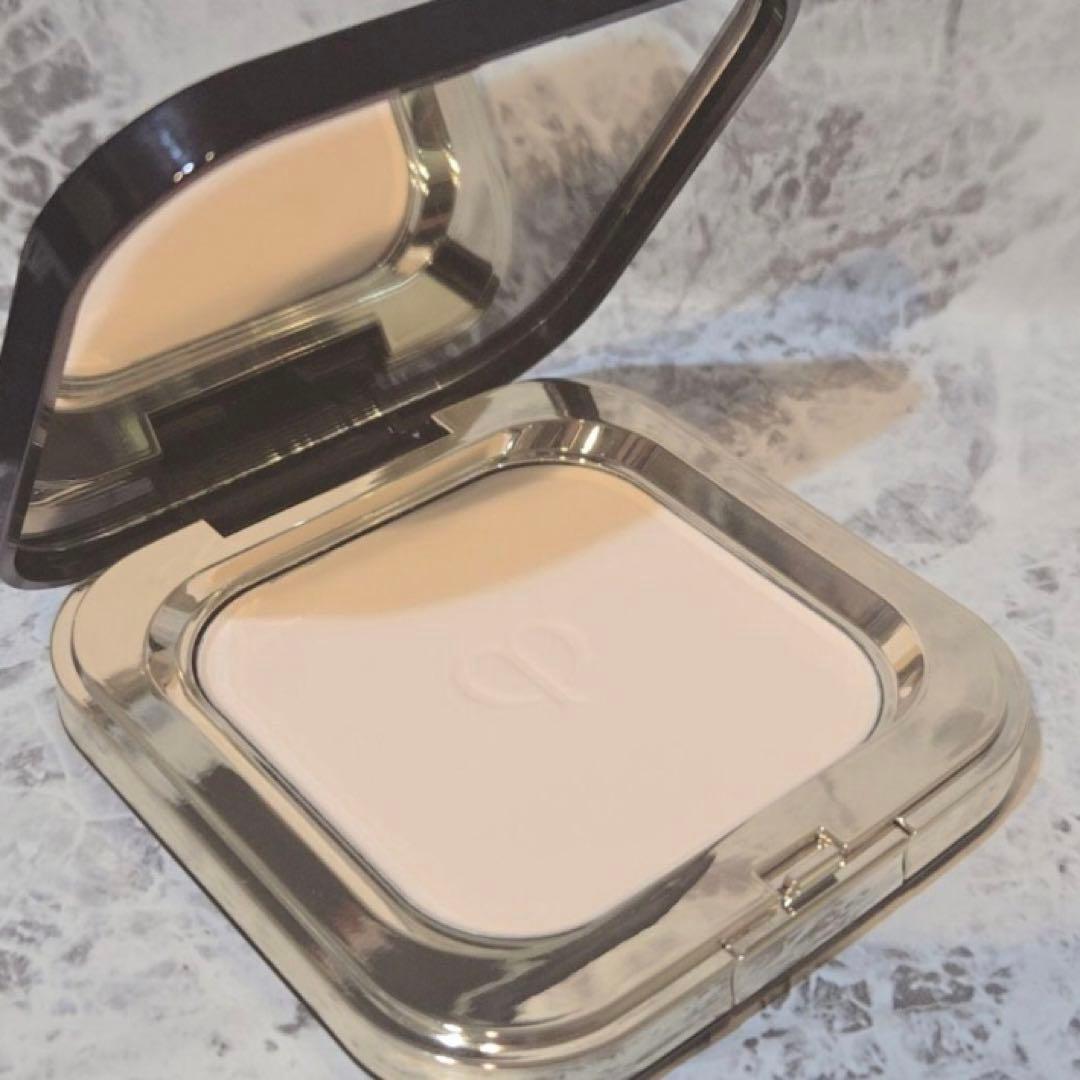 クレ・ド・ポー ボーテ/プードルコンパクトエサンシエルn