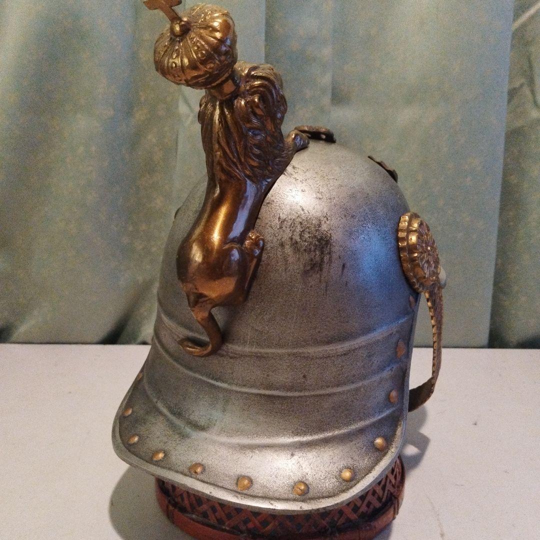 置物　約50年前のヨーロッパ騎馬鉄兜　本体金属製　重さ4kg