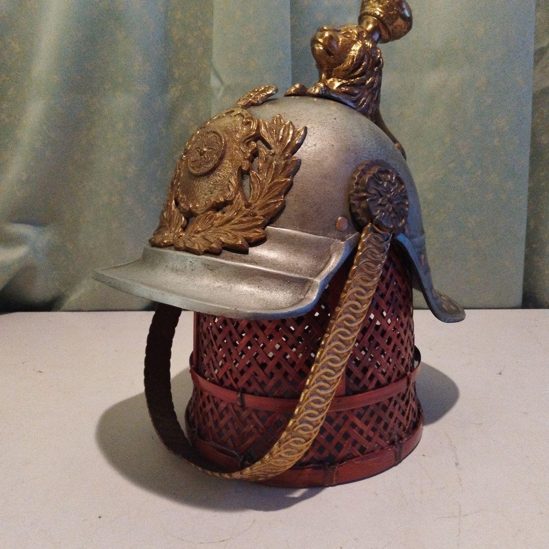 置物　約50年前のヨーロッパ騎馬鉄兜　本体金属製　重さ4kg