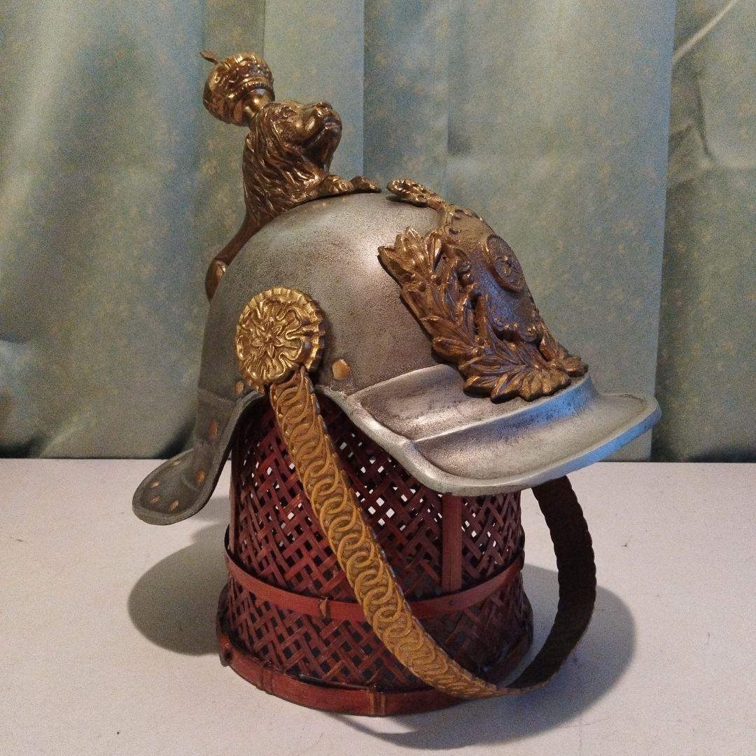 置物　約50年前のヨーロッパ騎馬鉄兜　本体金属製　重さ4kg