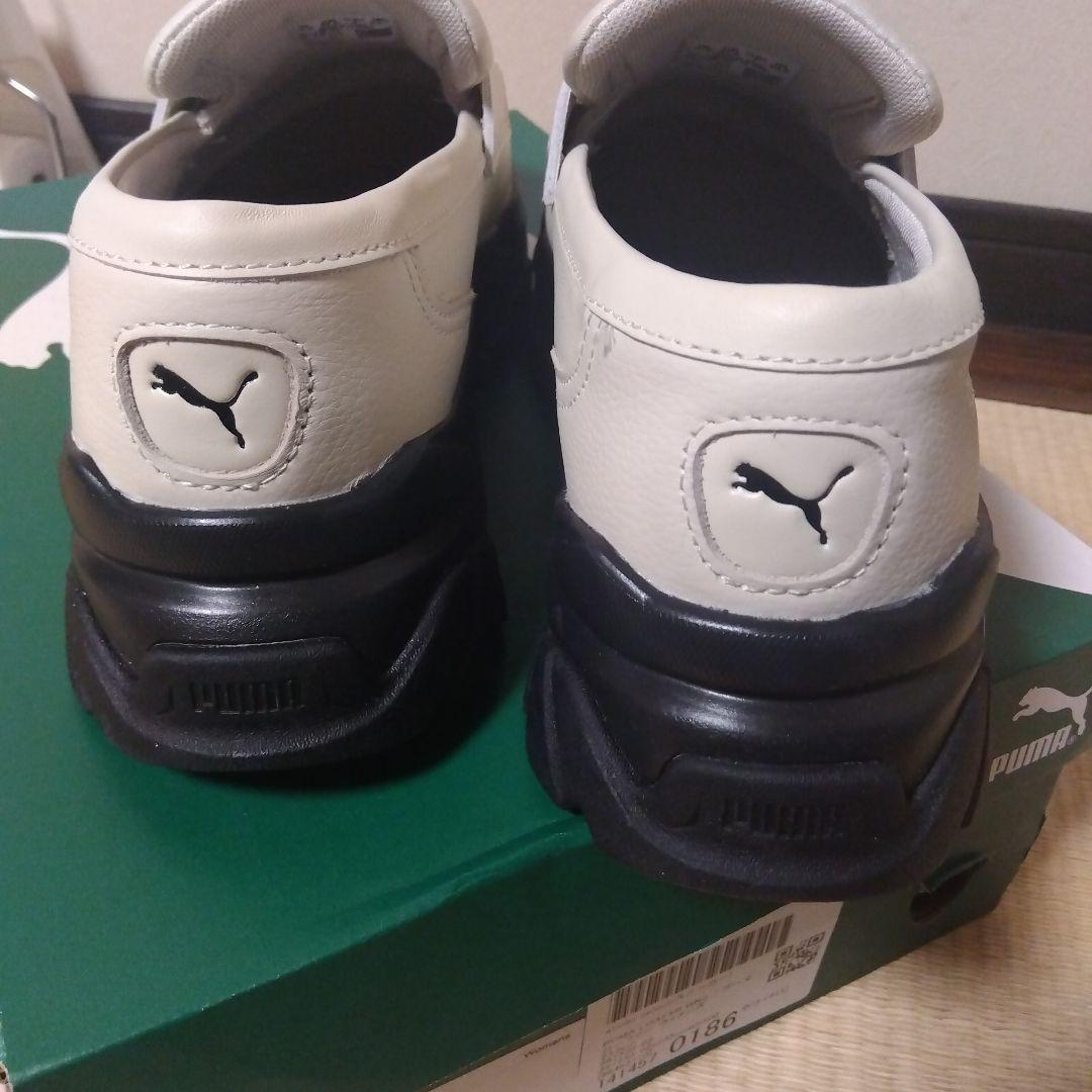 PUMA厚底ローファー