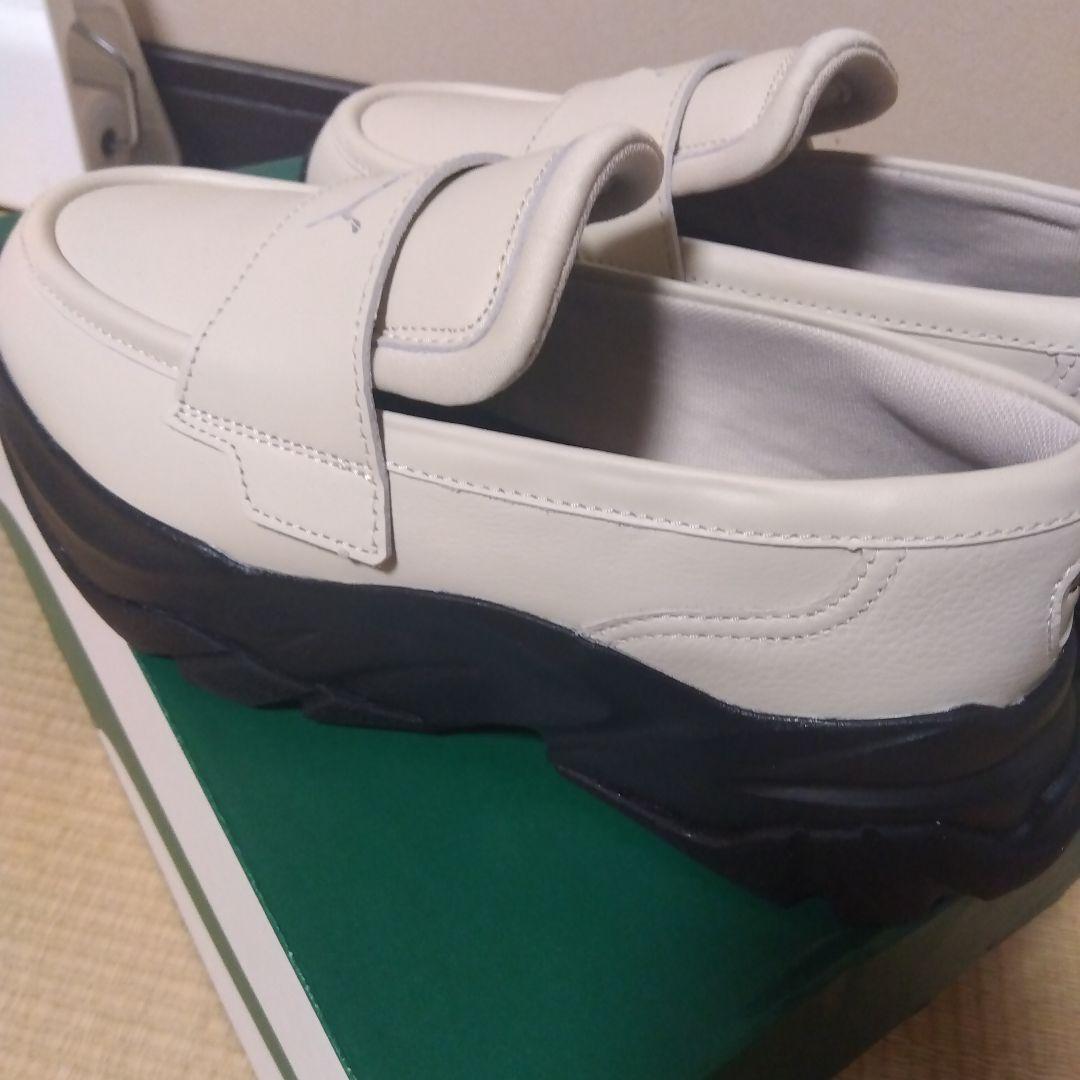 PUMA厚底ローファー