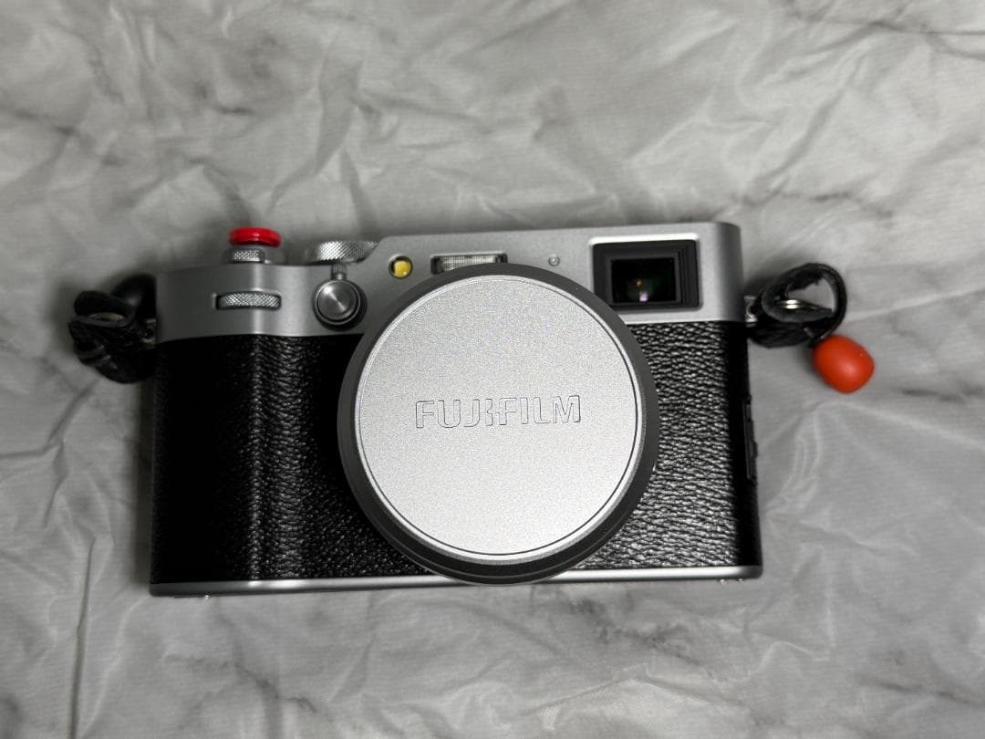 極美品 FUJIFILM X100VI シルバー 別売りアクセサリー多数