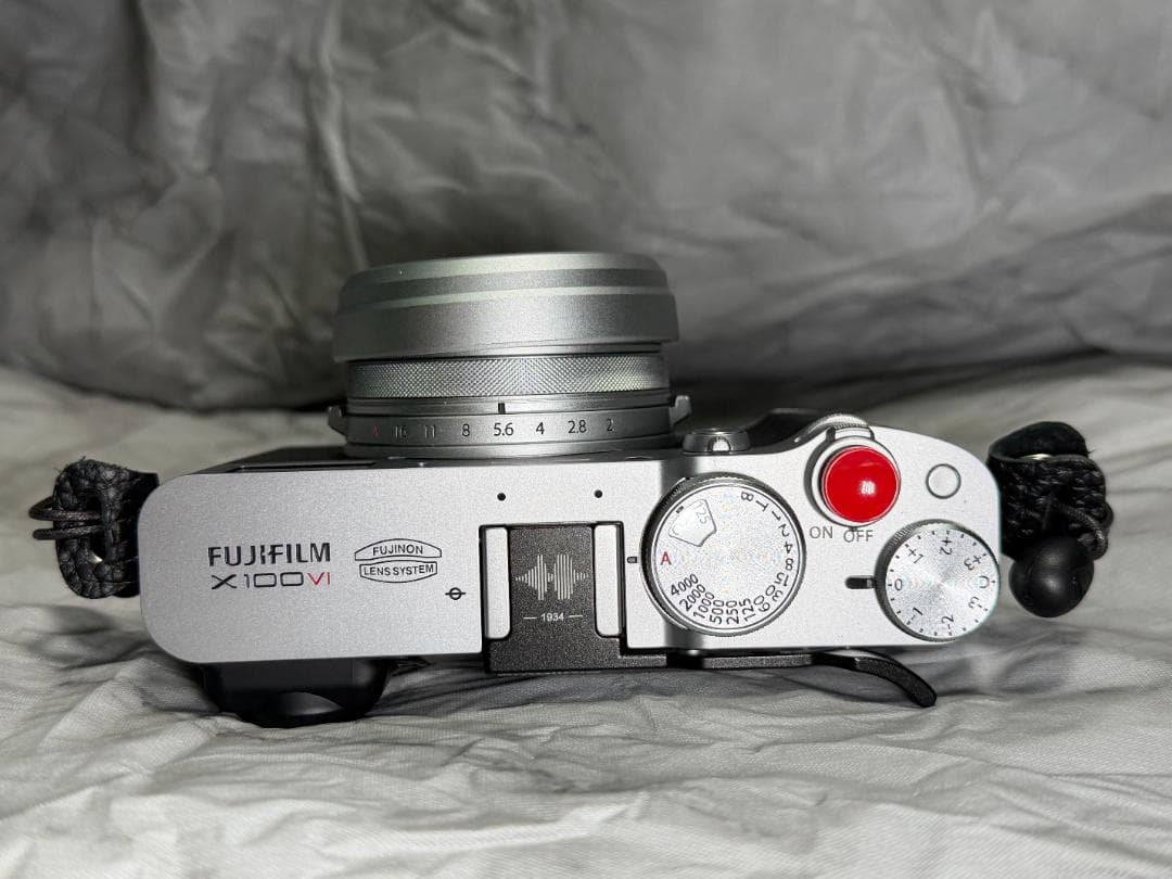 極美品 FUJIFILM X100VI シルバー 別売りアクセサリー多数