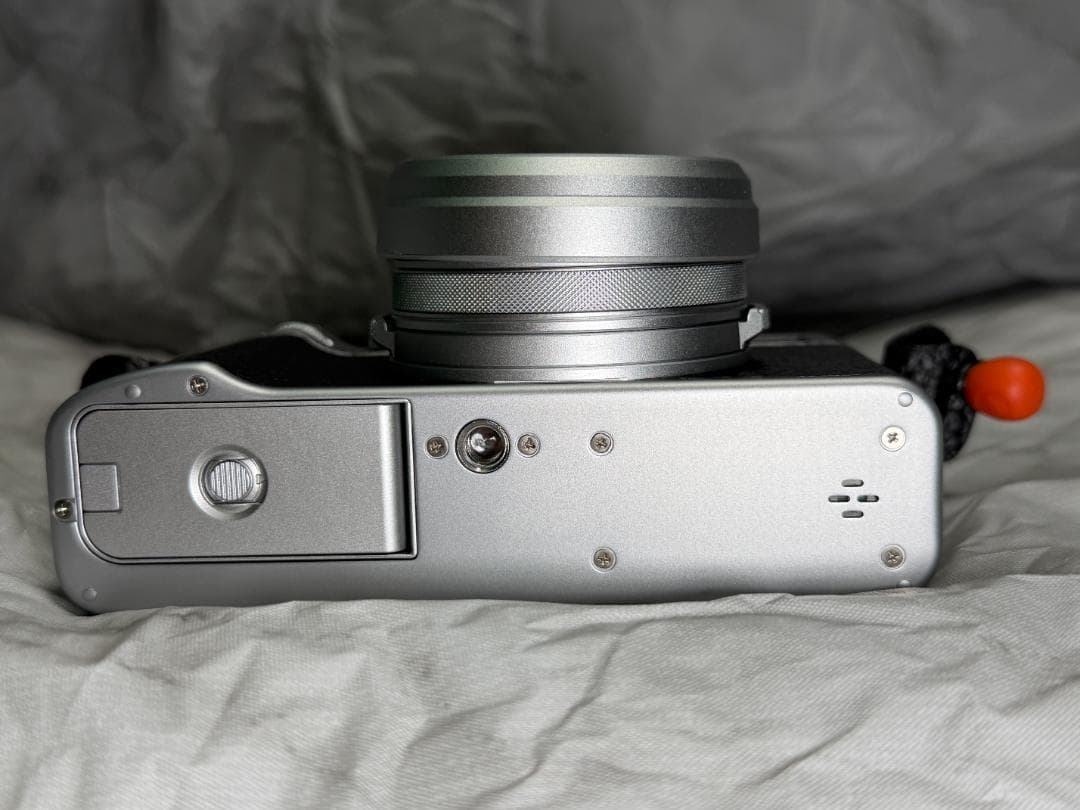極美品 FUJIFILM X100VI シルバー 別売りアクセサリー多数