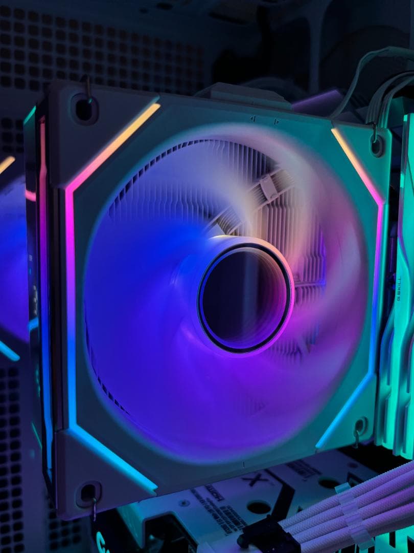 う*R様 【訳有】LIANLI UNI FAN SL INFINITY 120