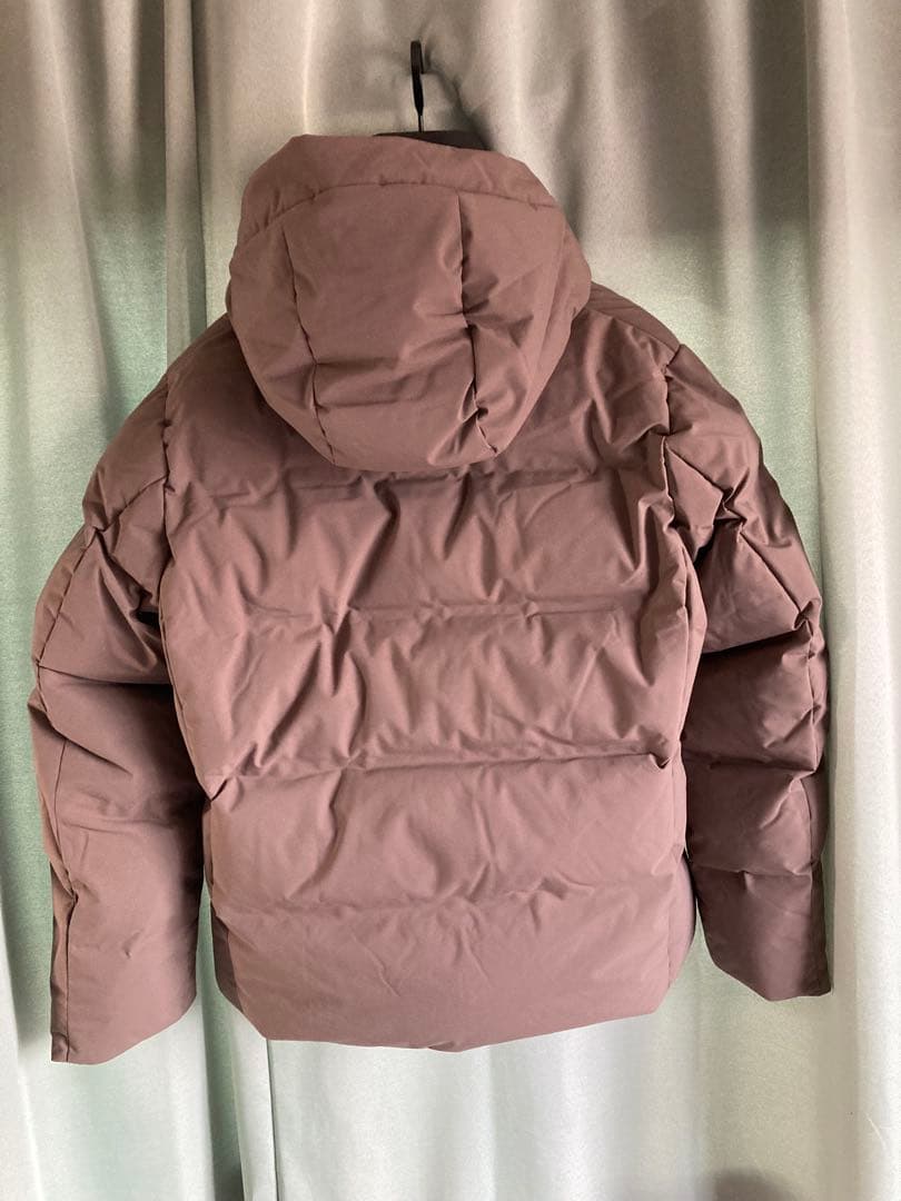ユニクロ　 シームレスダウンパーカ　新品