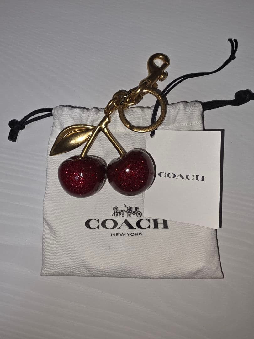 K COACH チェリー型チャーム