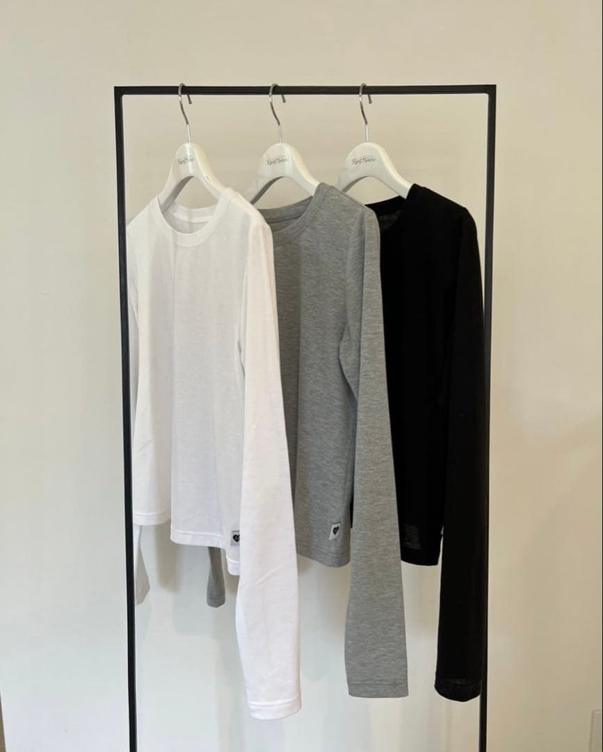 トップス back logo long T-shirt