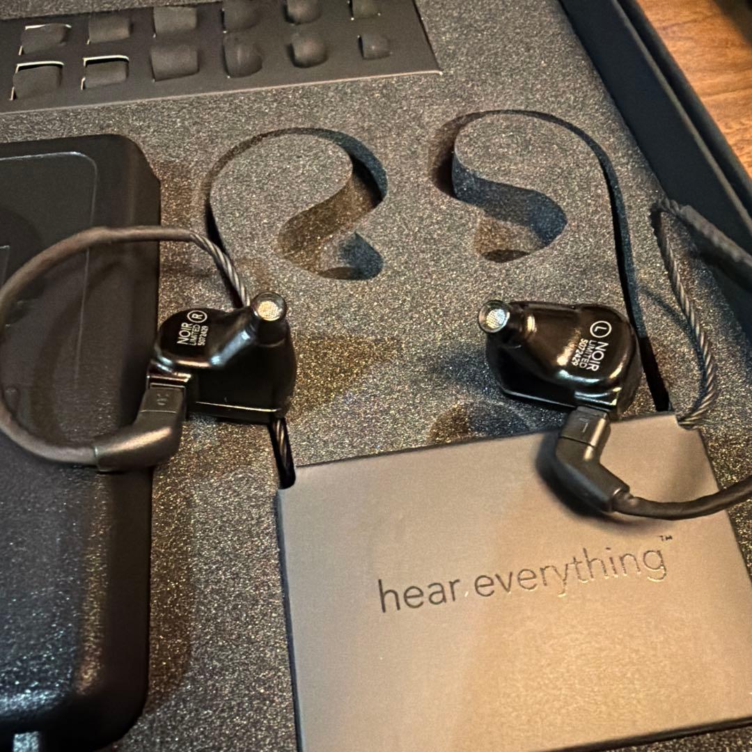 64 Audio Fourté Noir イヤフォン